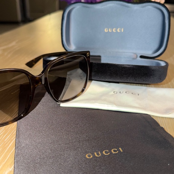 Gucci Oversized Glasses